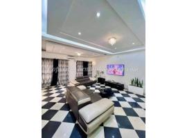 VILLA MEUBLÉE AVEC PISCINE DE 5 CHAMBRES À LOUER À AGLA 