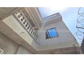 MMEUBLE R+2 À VENDRE – DJEFFA – ANGLE DE RUE